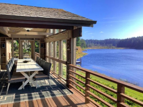 Floras Lake Getaway